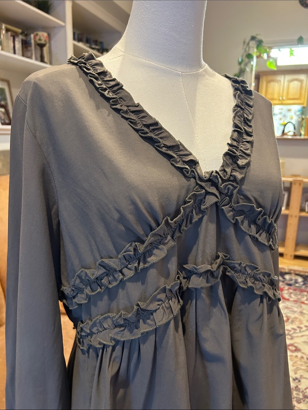 BiBi ruffle V-neck long sleeve blouse - Picture 2 of 10